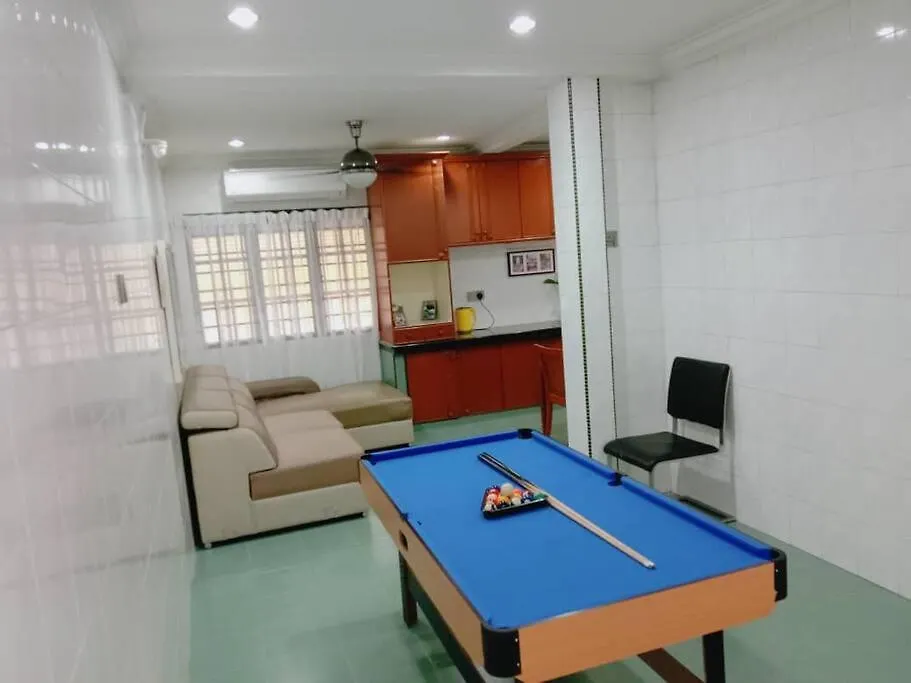 Comfortable Private Swimming Pool Homestay Melaka 20 Pax 5R3B Holiday home Malacca