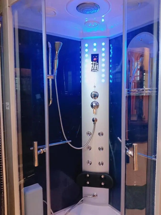Comfortable Private Swimming Pool Homestay Melaka 20 Pax 5R3B