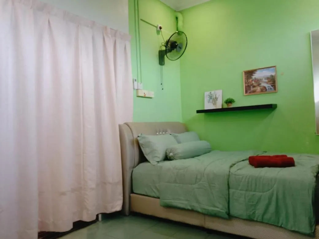 Holiday home Comfortable Private Swimming Pool Homestay Melaka 20 Pax 5R3B