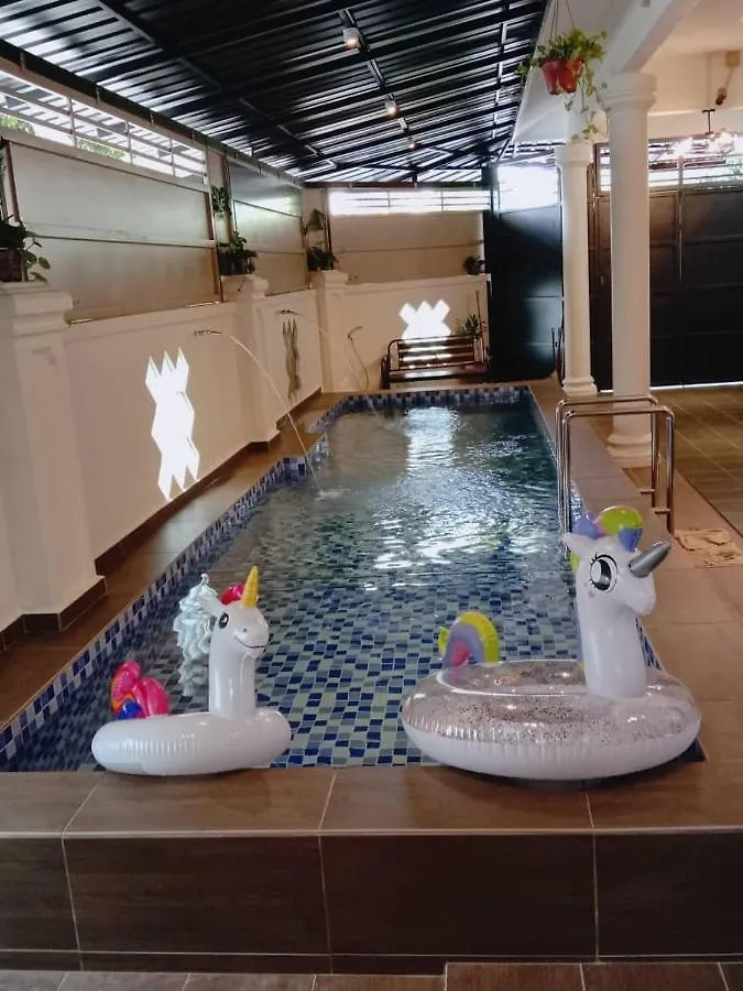 Holiday home Comfortable Private Swimming Pool Homestay Melaka 20 Pax 5R3B