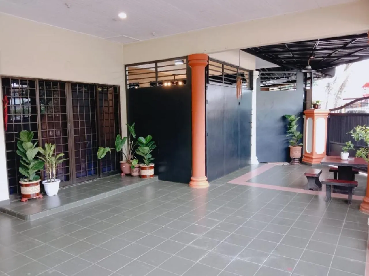 Comfortable Private Swimming Pool Homestay Melaka 20 Pax 5R3B Malacca