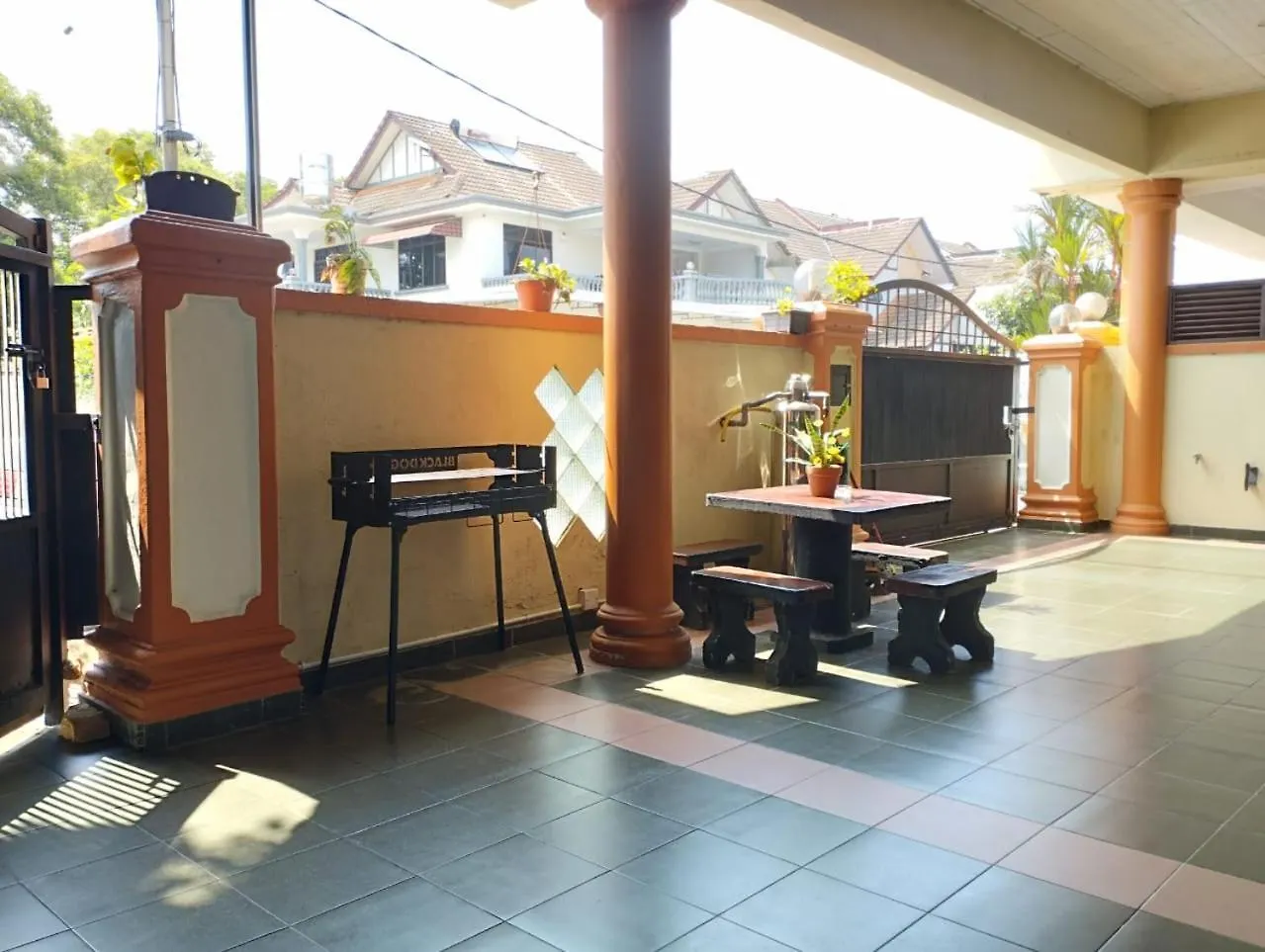 Comfortable Private Swimming Pool Homestay Melaka 20 Pax 5R3B Malacca