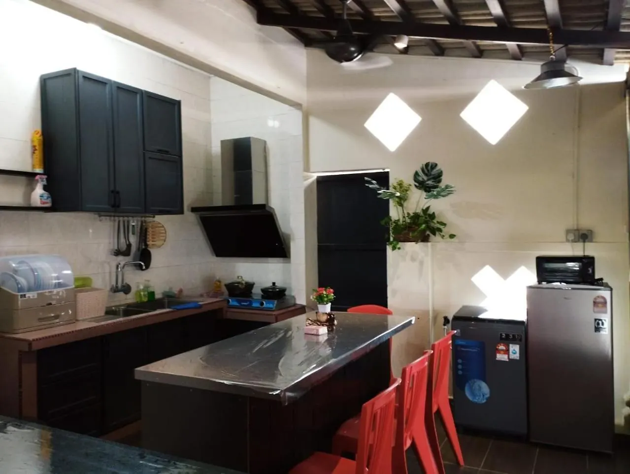 Comfortable Private Swimming Pool Homestay Melaka 20 Pax 5R3B Holiday home